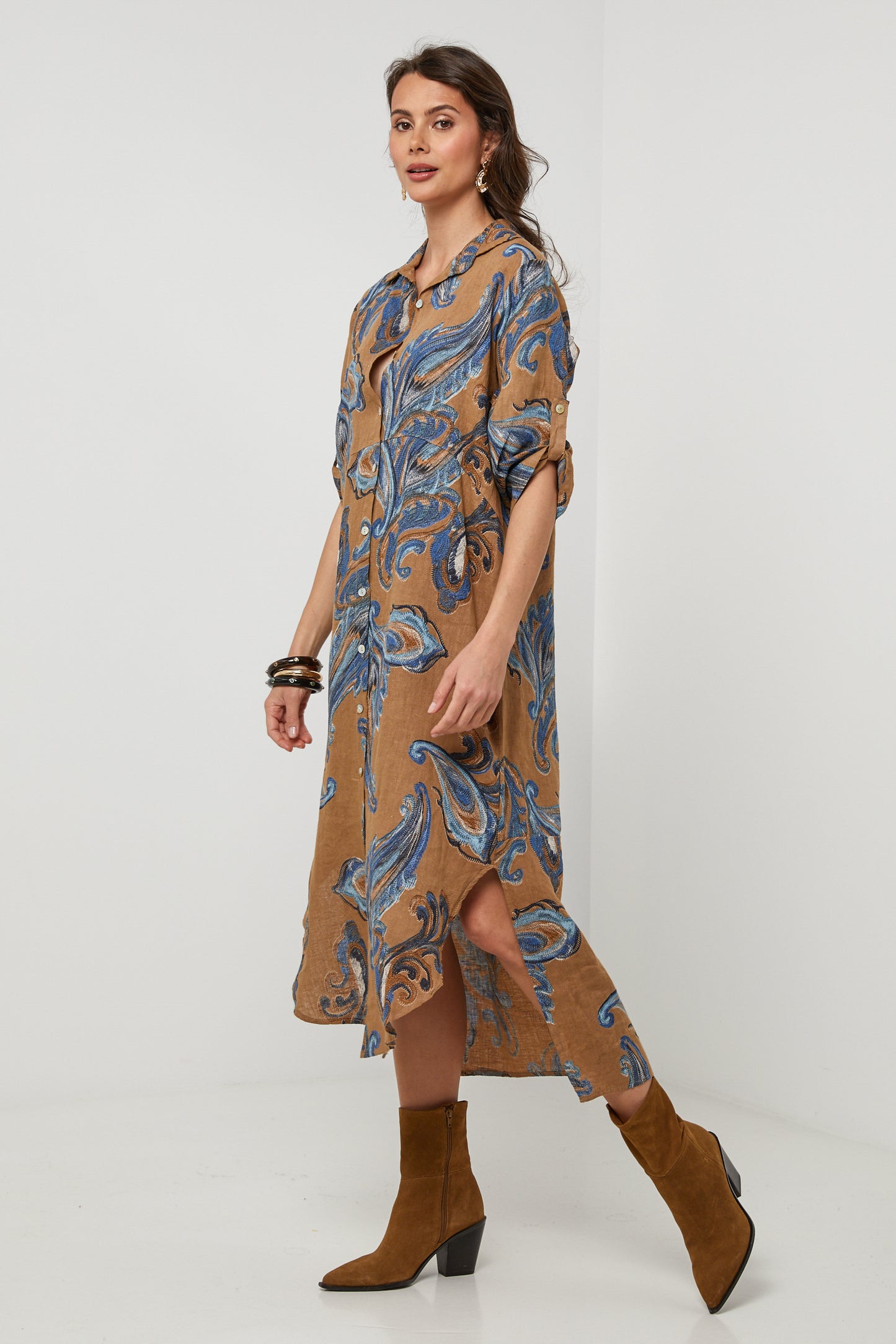 ROBE 1366