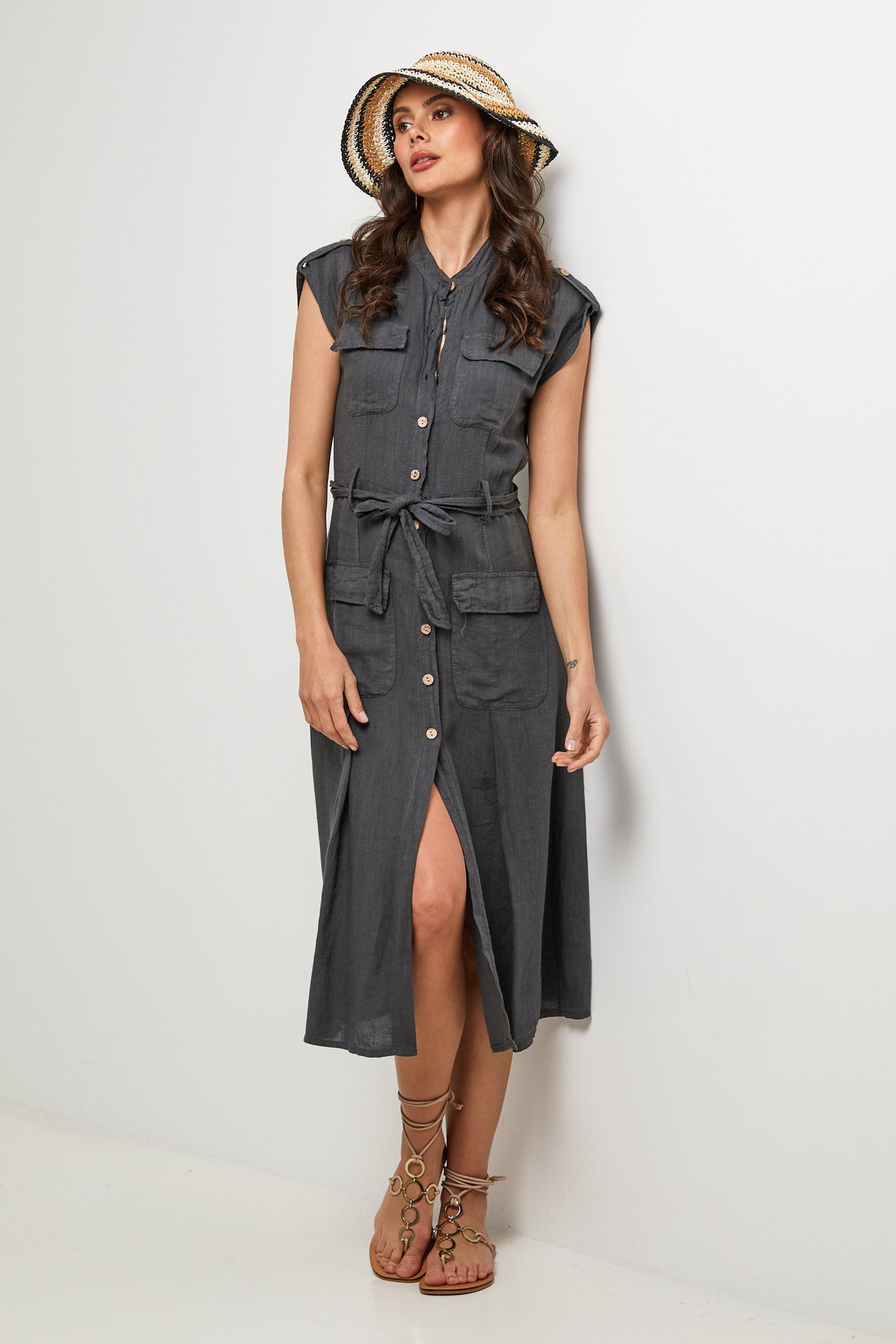 ROBE 1366