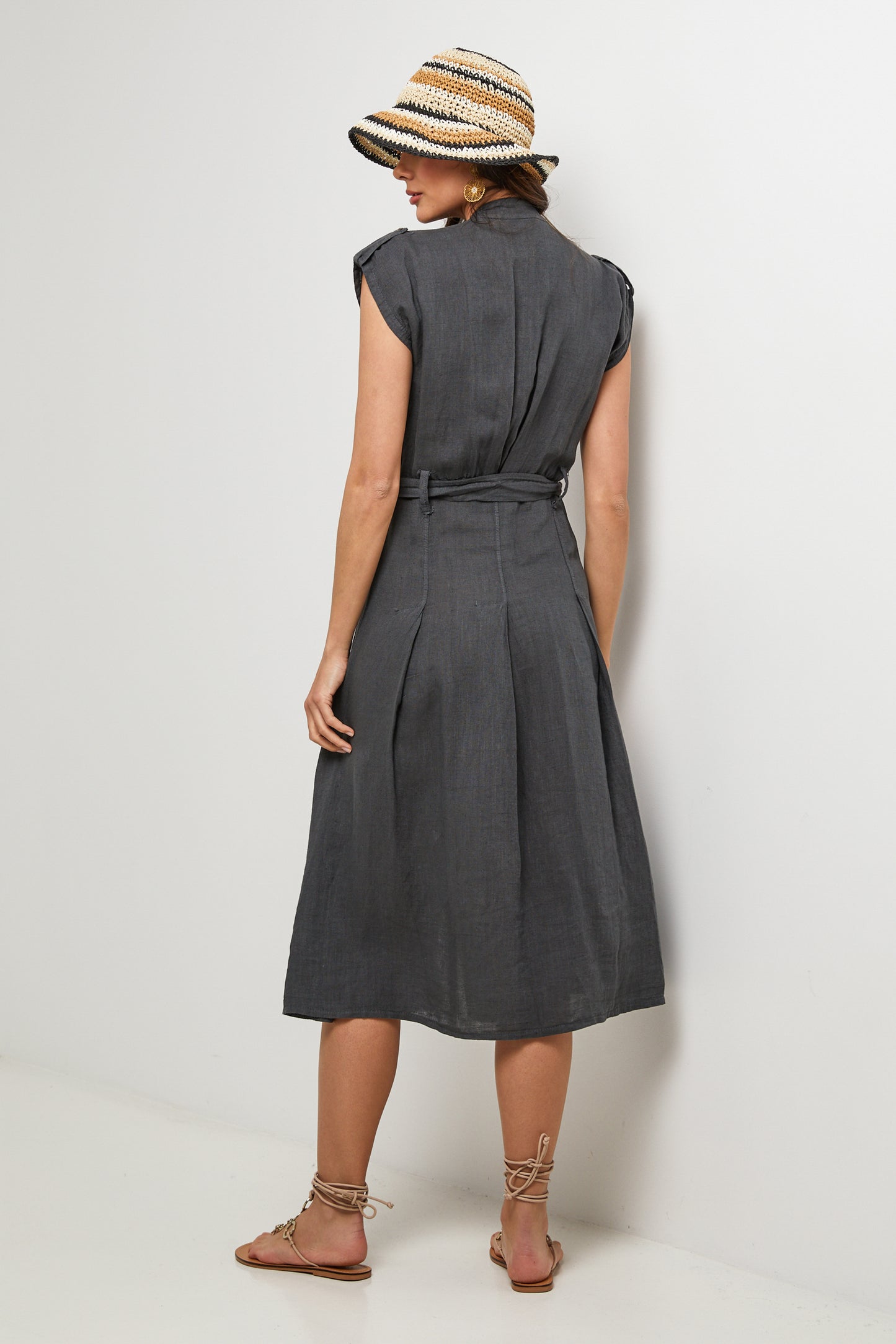 ROBE 1366