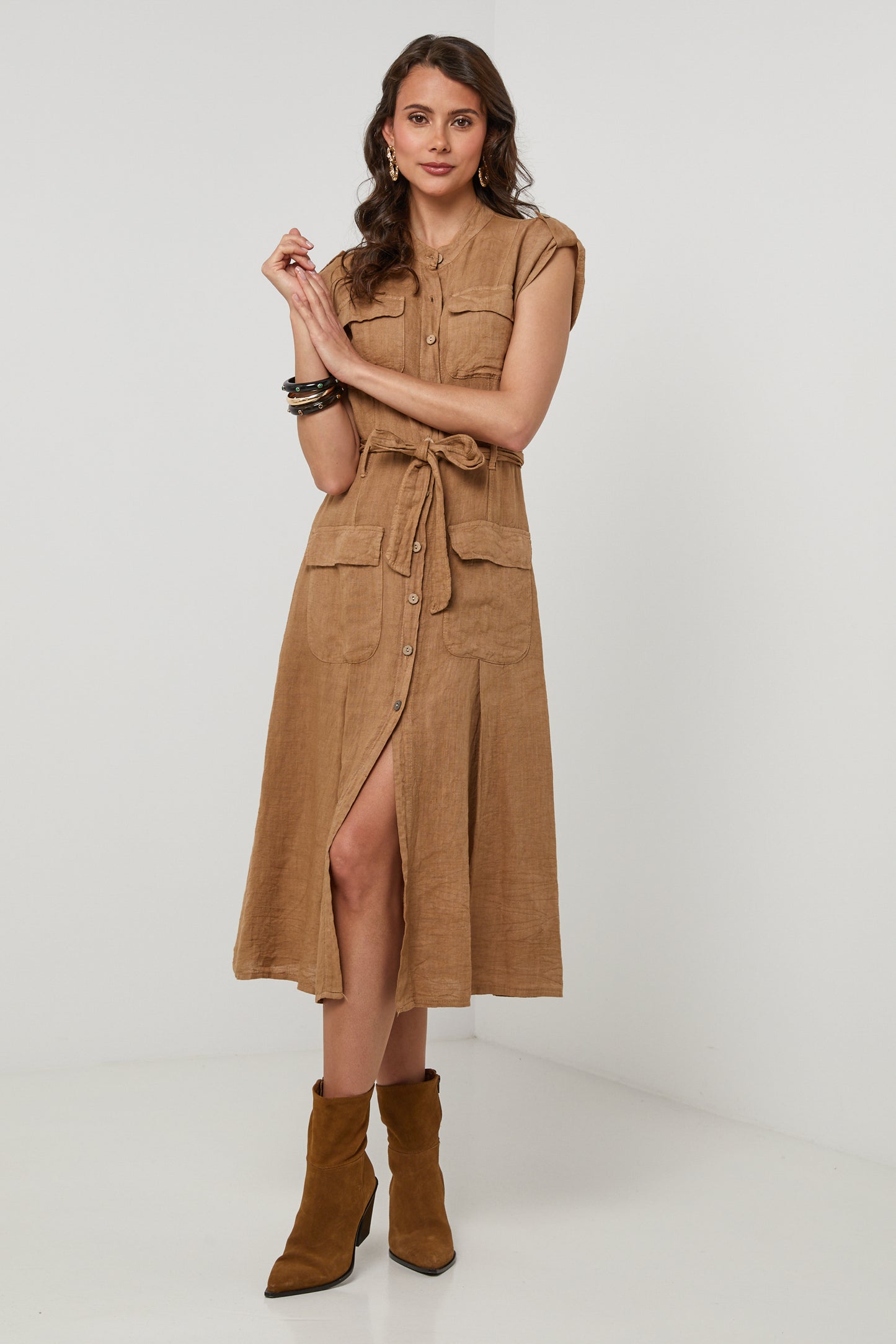 ROBE 1366
