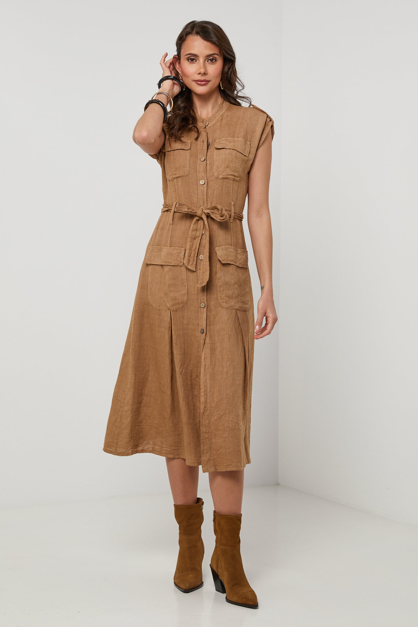 ROBE 1366