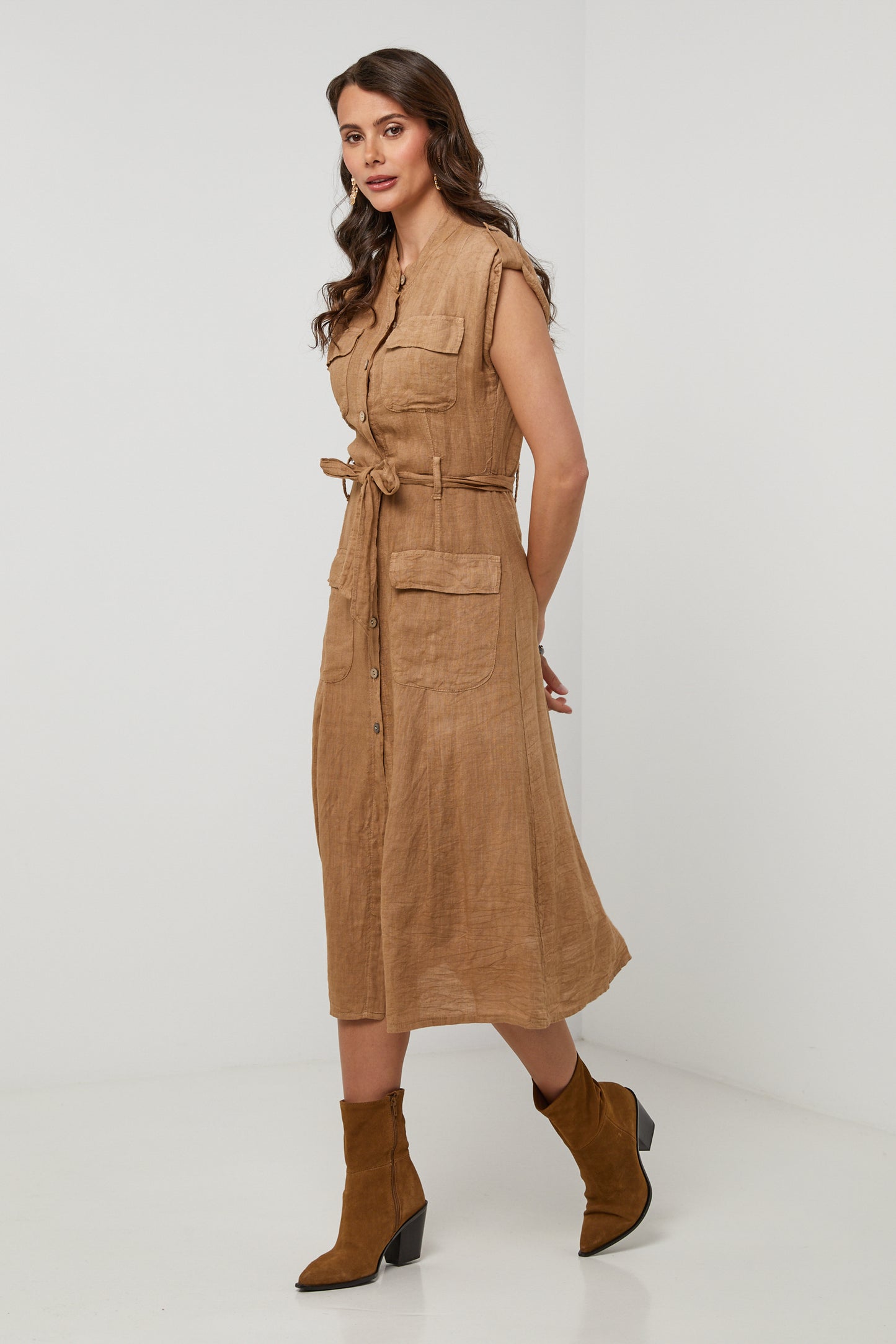 ROBE 1366