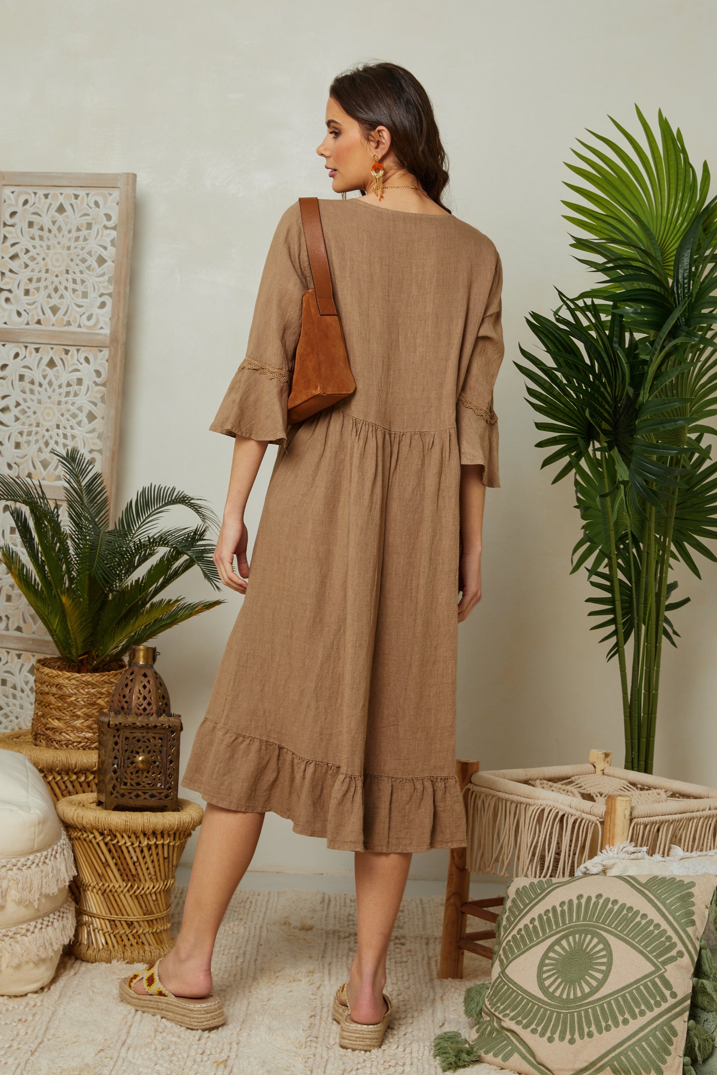 Robe mi-longue avec détails volantés 1342