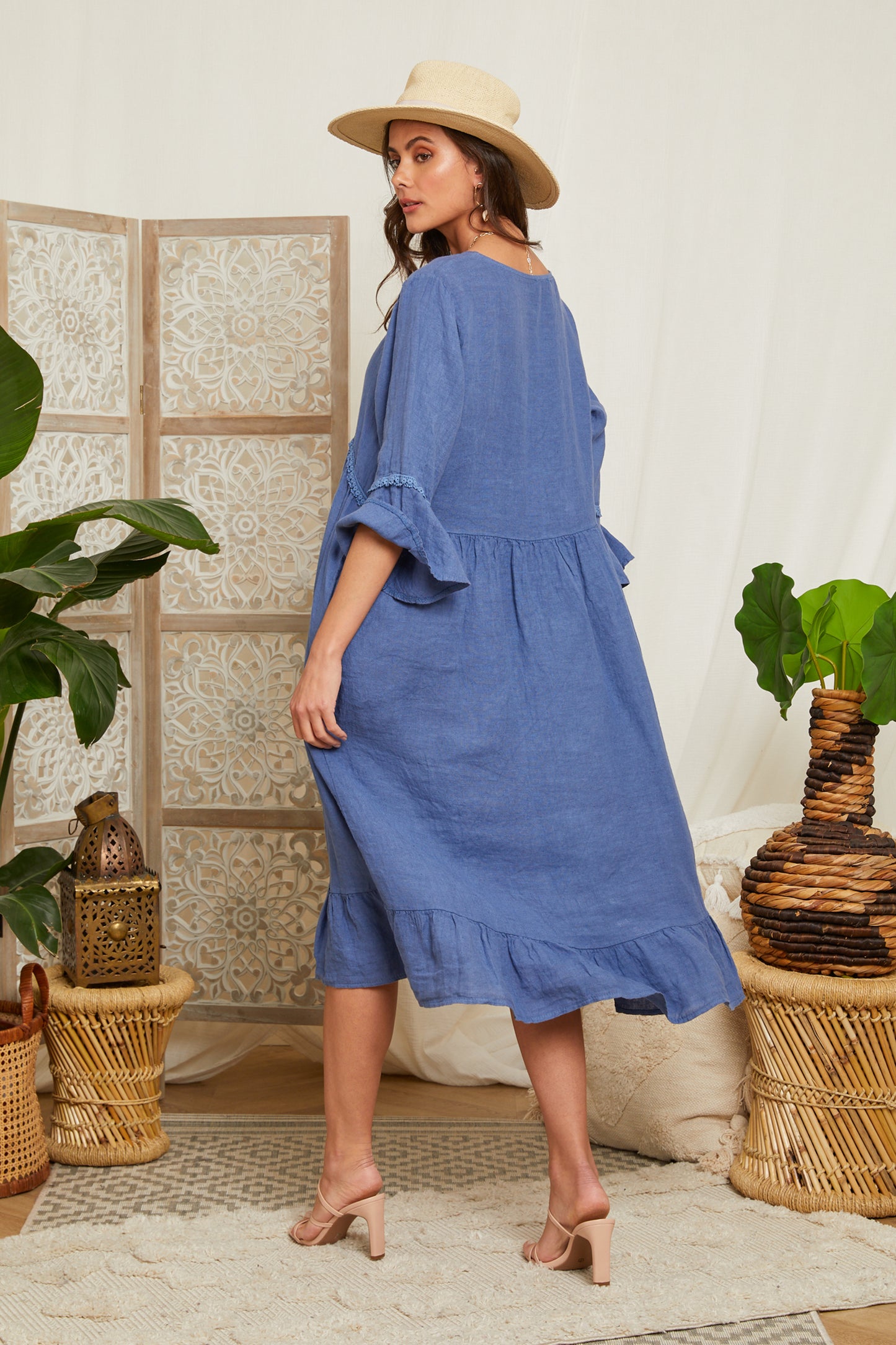 Robe mi-longue avec détails volantés 1342