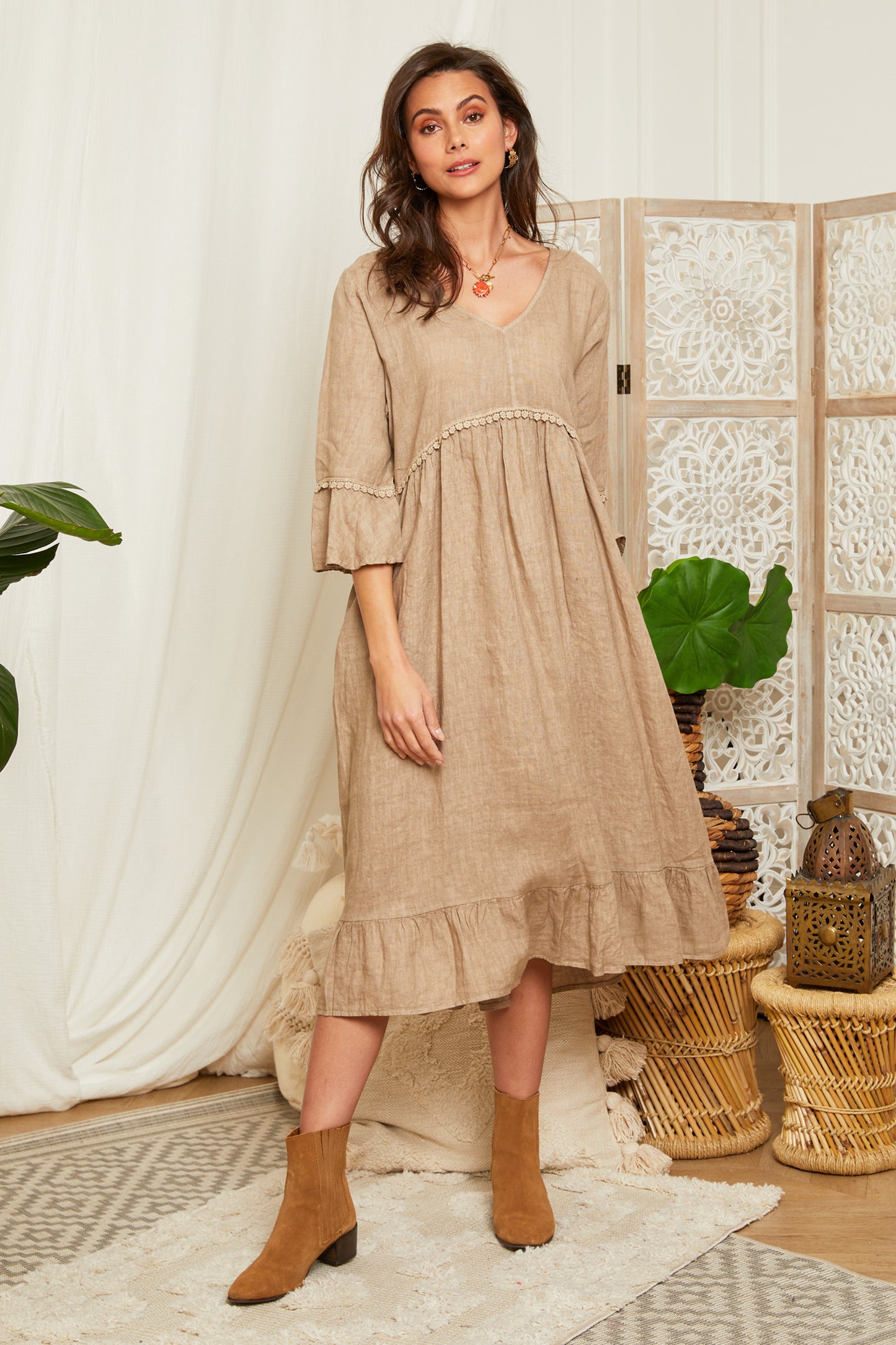 Robe mi-longue avec détails volantés 1342