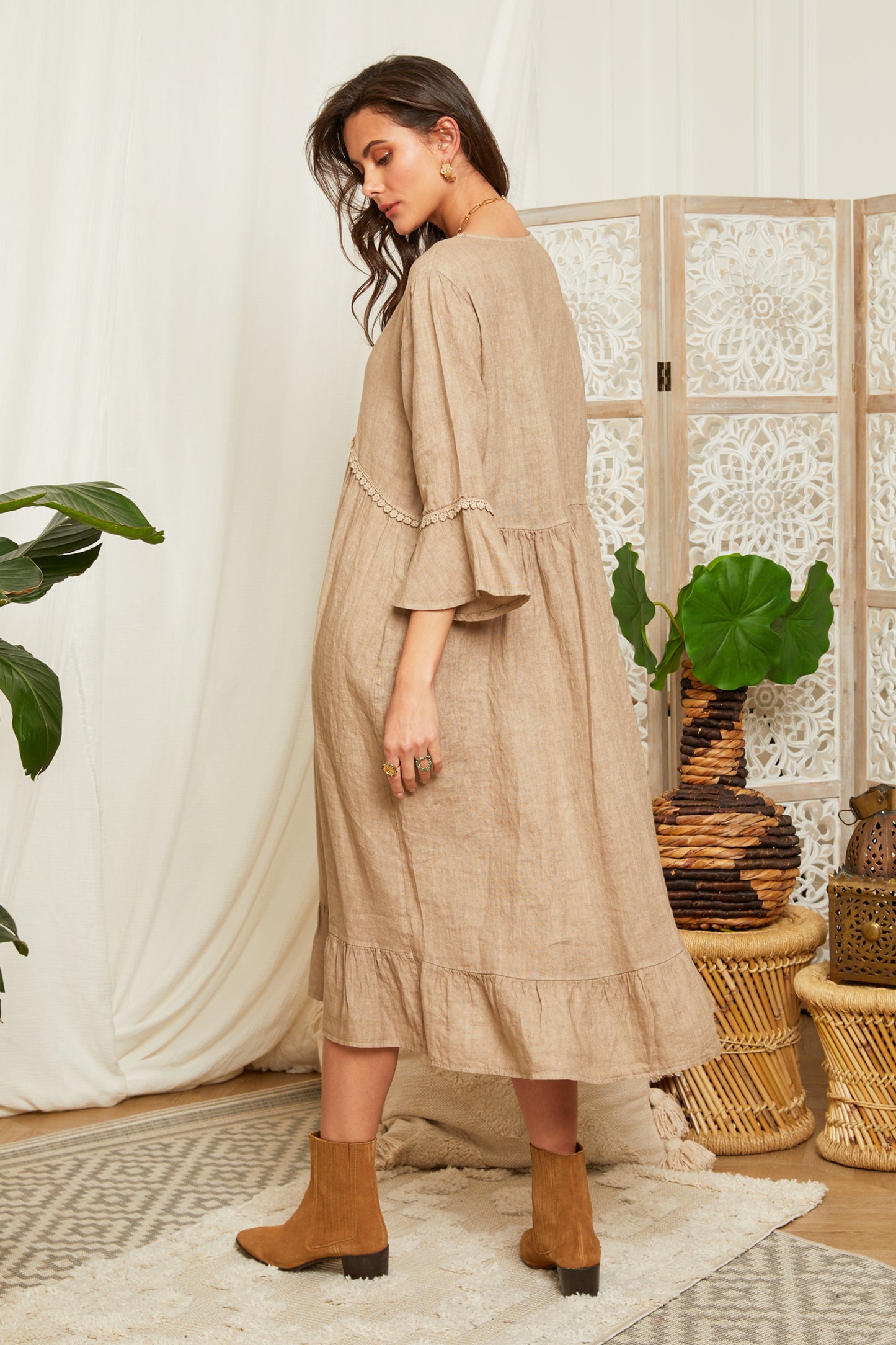 Robe mi-longue avec détails volantés 1342