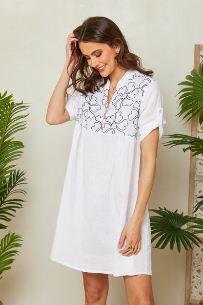 Robe courte évasée à broderie fleurie