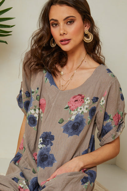 Robe fleurie à manches courtes avec poches