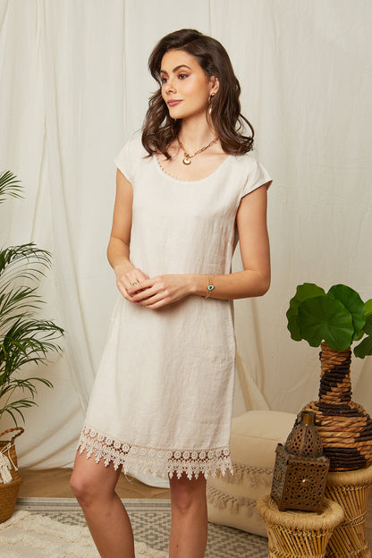 Robe en lin avec finitions dentelle
