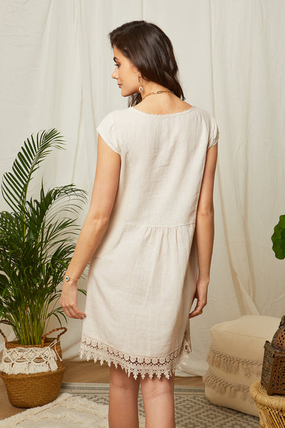 Robe en lin avec finitions dentelle