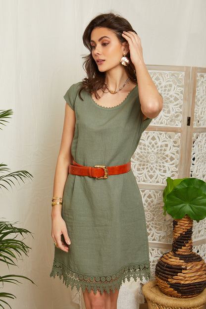 Robe en lin avec finitions dentelle