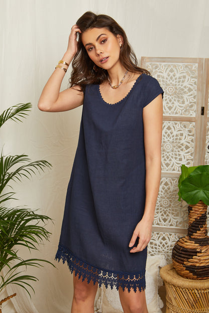 Robe en lin avec finitions dentelle