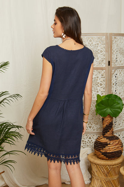 Robe en lin avec finitions dentelle