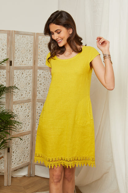 Robe en lin avec finitions dentelle