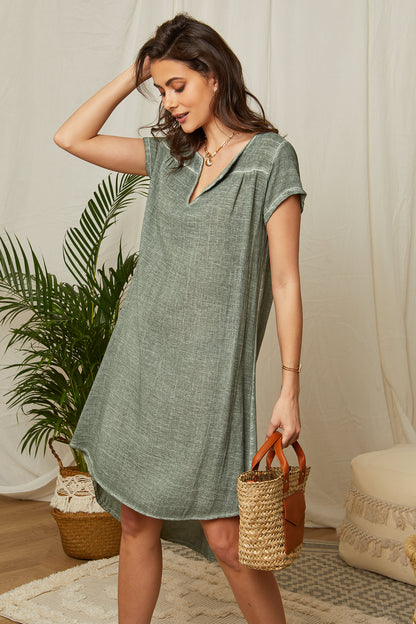 Robe avec manches courtes et finitions revers