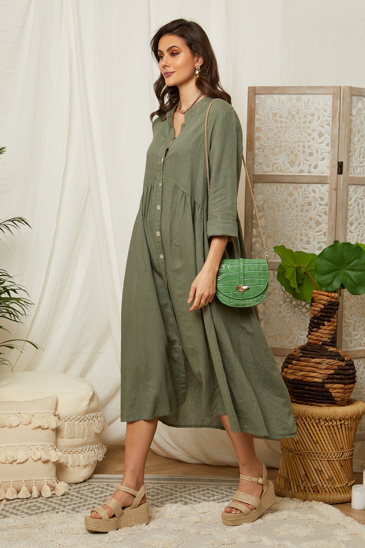 Robe longue boutonnée avec manches retroussées