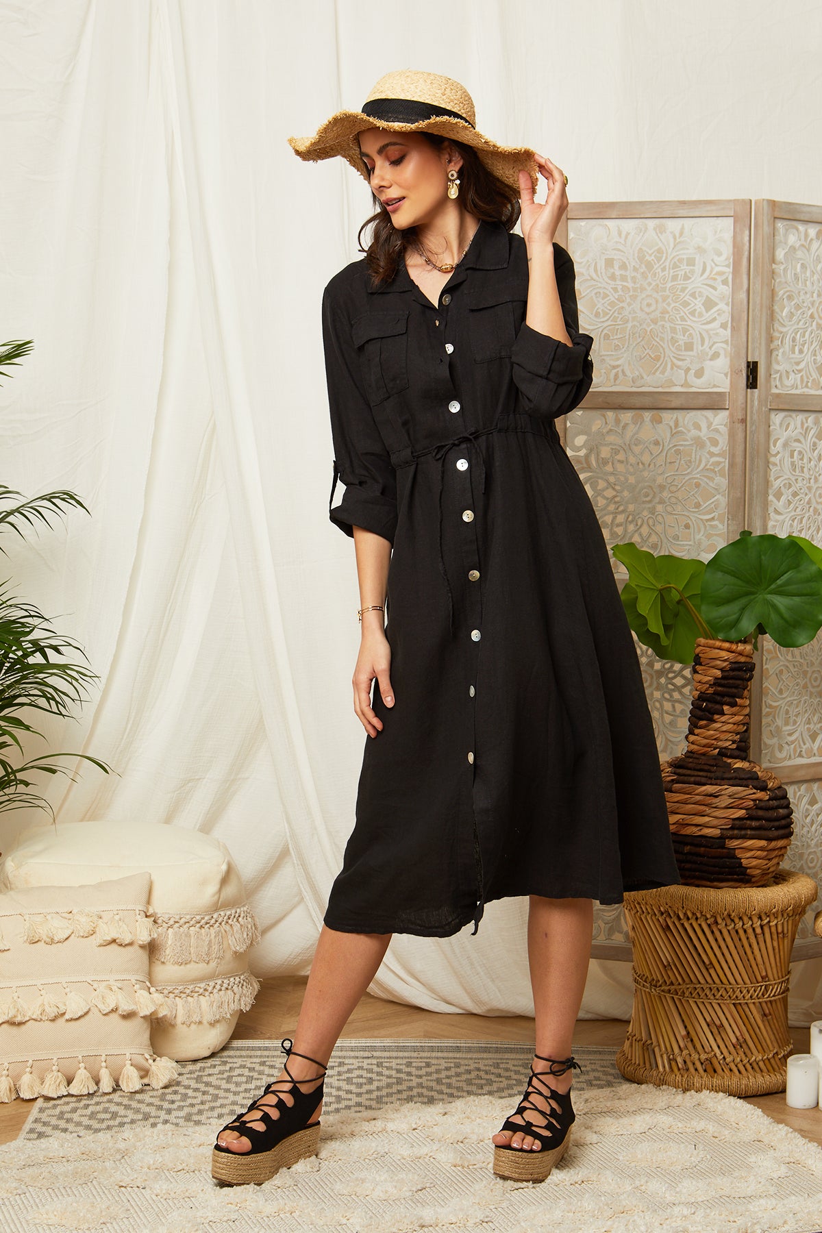 Robe longue ceinturée à la taille