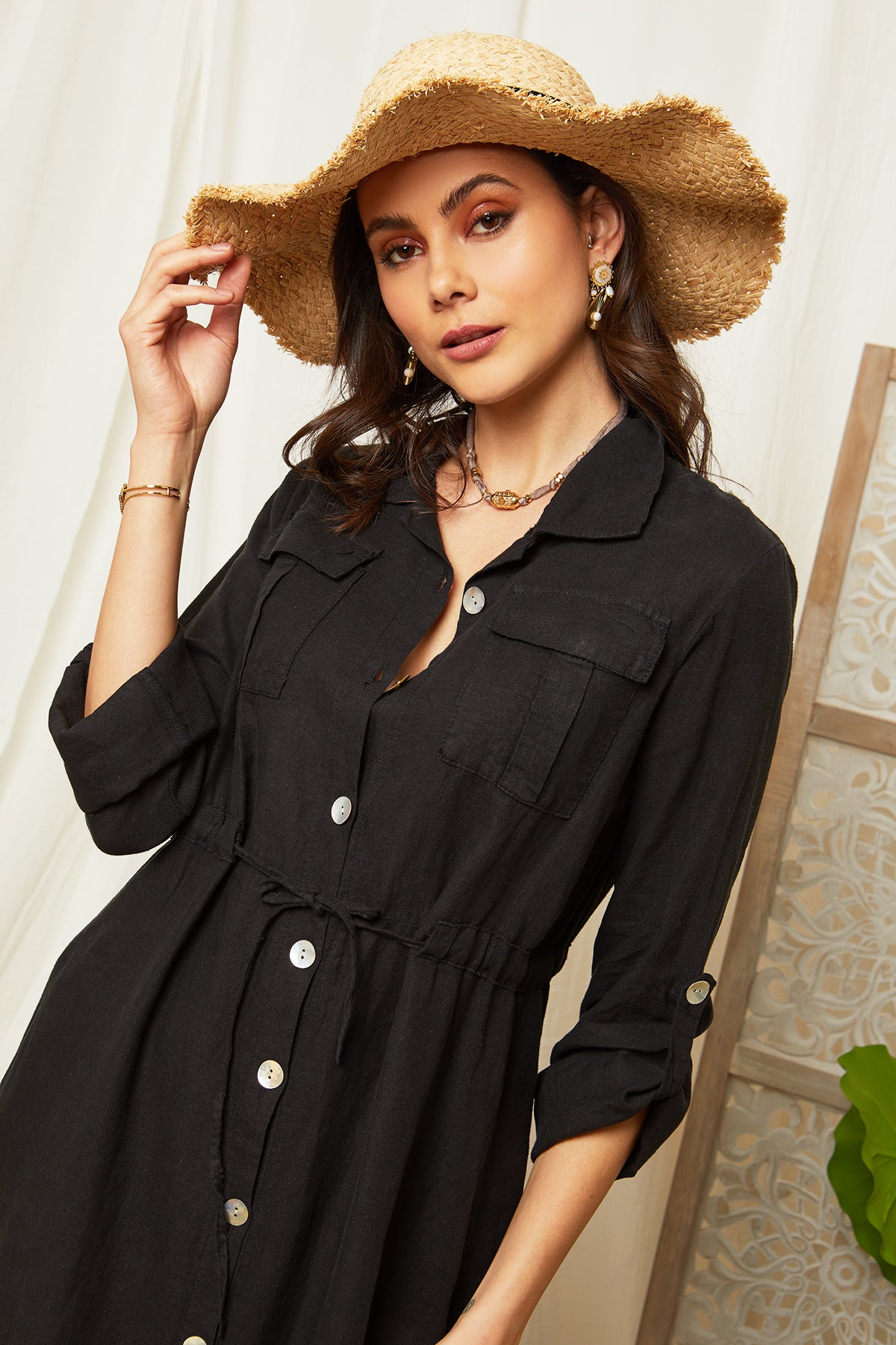 Robe longue ceinturée à la taille